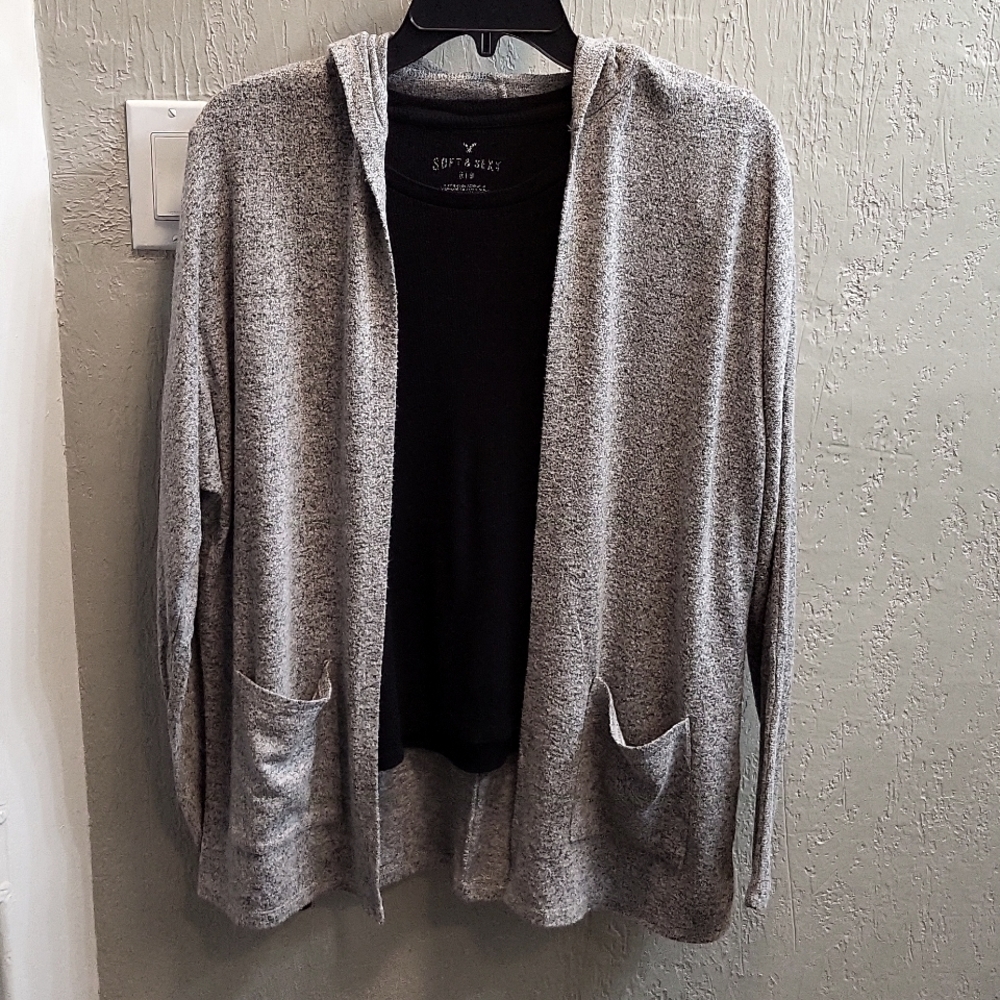 American Eagle 2 piece Soft & Sexy Plush Tee & Hooded Cardigan